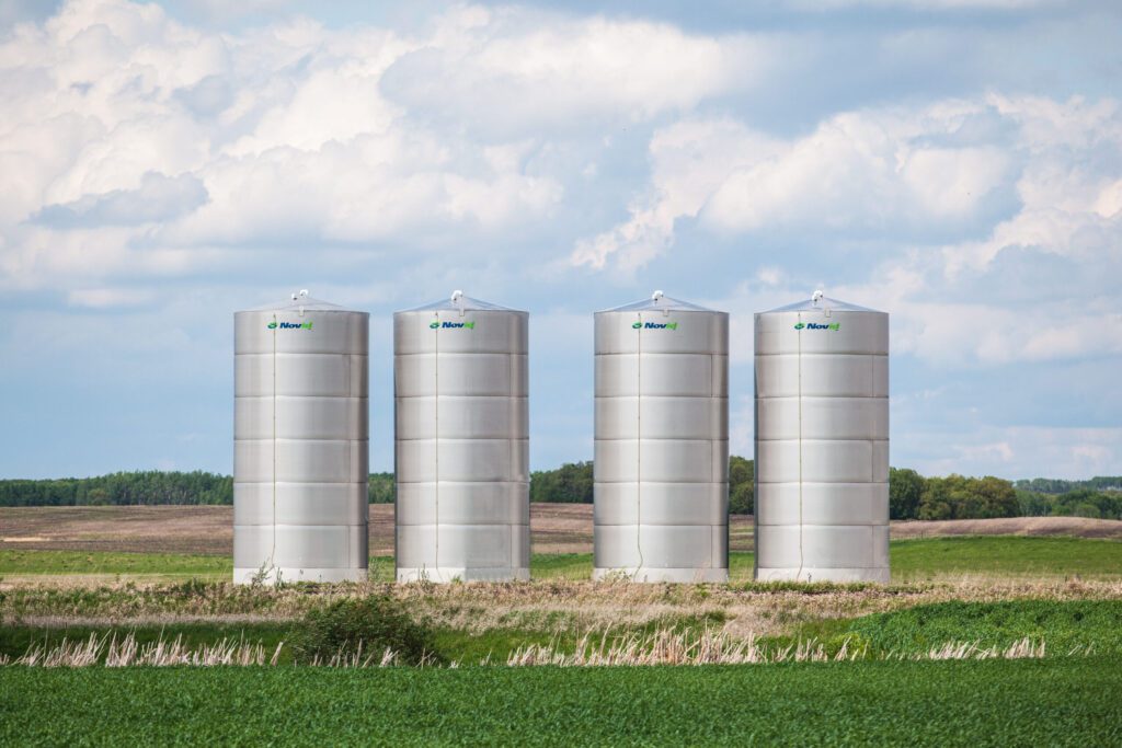 Stainless Steel Vertical Tanks