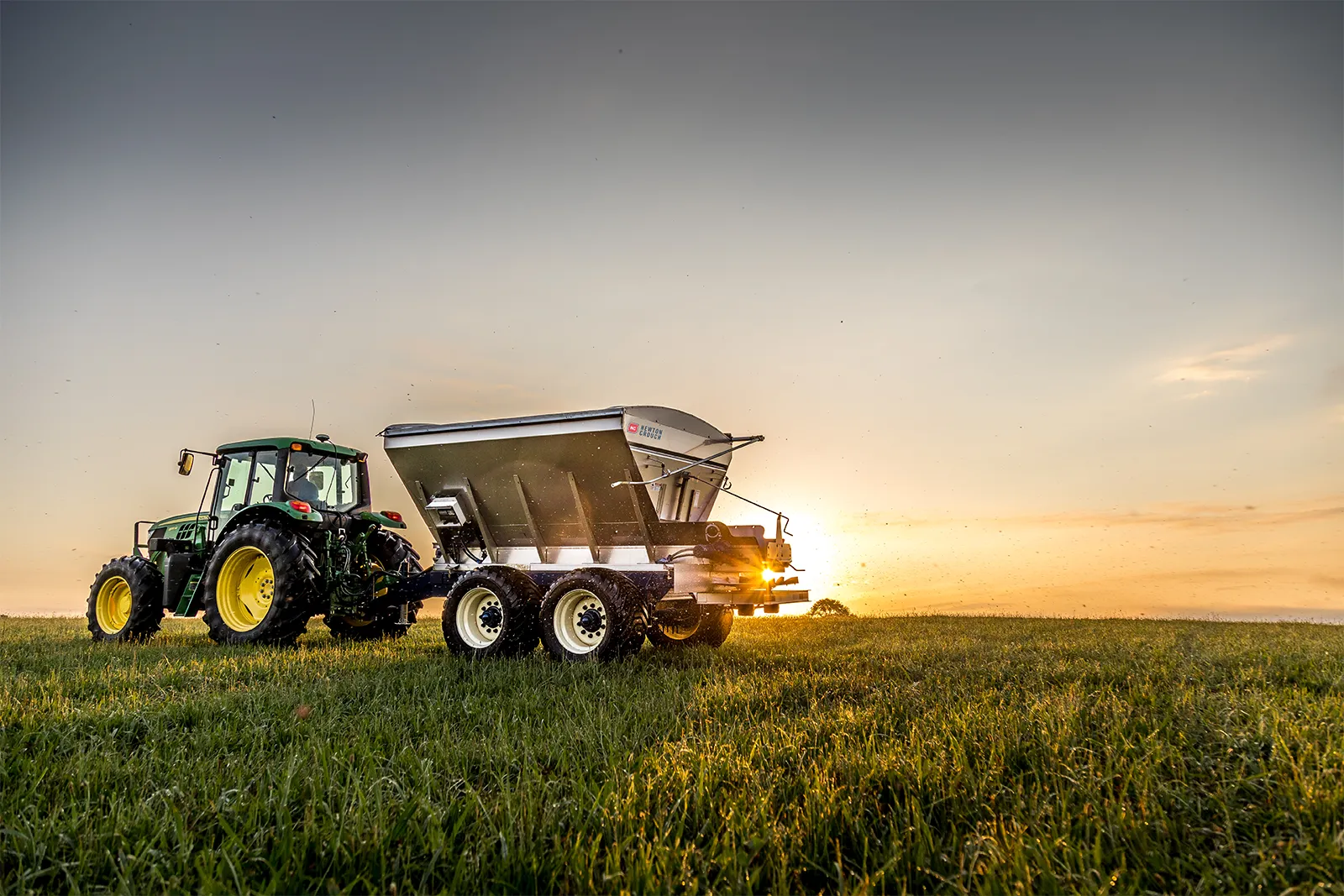 Row crop agricultural equipment